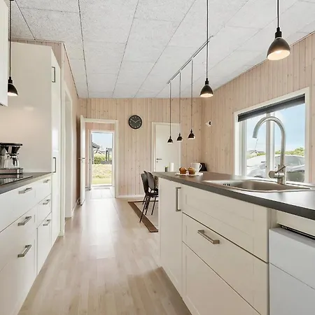 Holiday home Gorgeous In With Kitchen