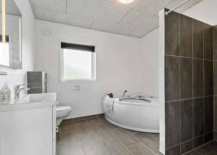 Pet Friendly In With Wifi Holiday home